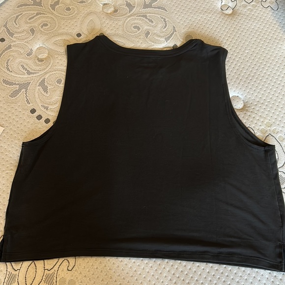 NWT Gap Fit Cropped Muscle Tank - Picture 3 of 5